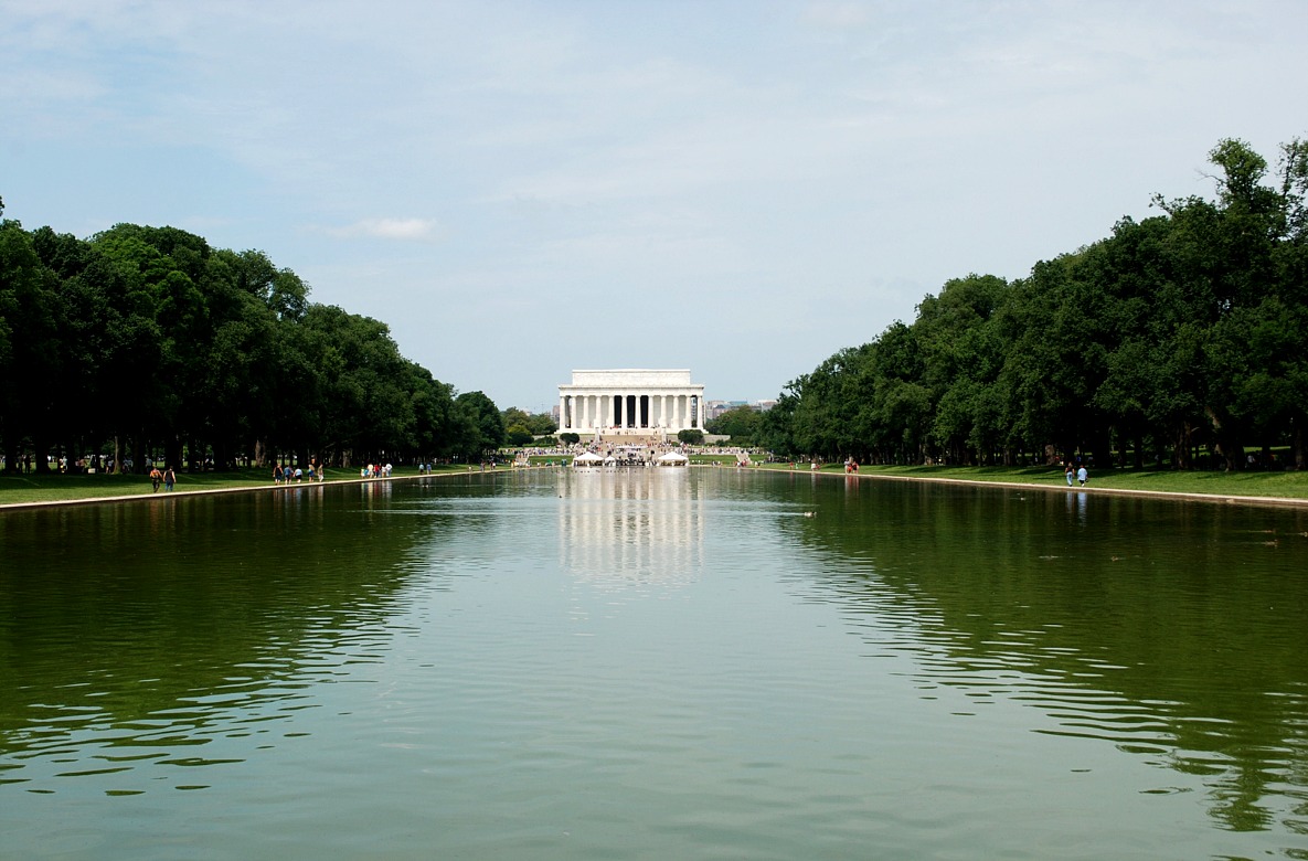 http://www.edupic.net/Images/SocialStudies/lincoln_memorial422.JPG